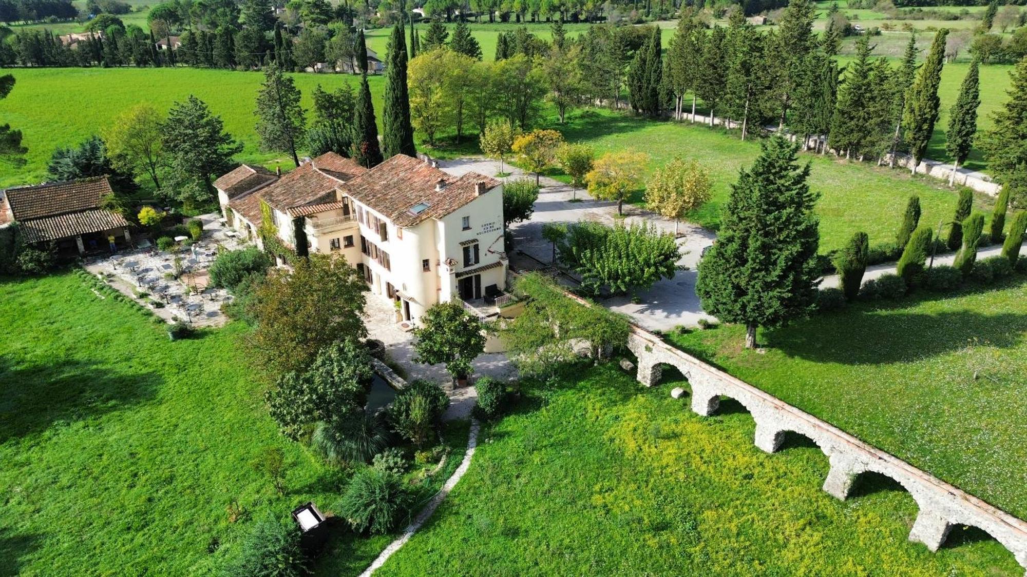 Hotel-Restaurant Le Moulin De La Camandoule Fayence Exterior foto